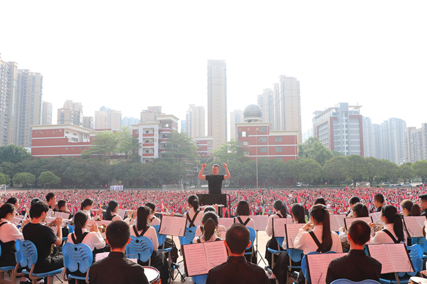 4月27日 莆田一中管弦乐队在153届运动会开幕式上首秀